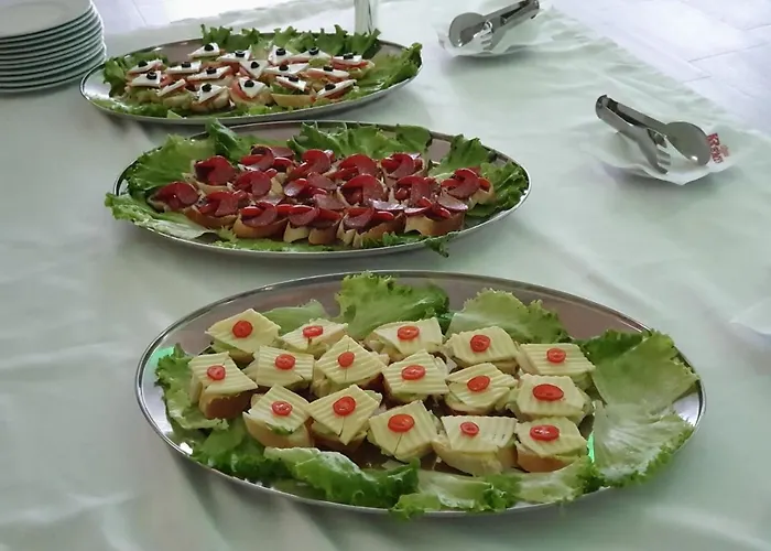 فندق Хотелски Комплекс Кремен كيركوفو